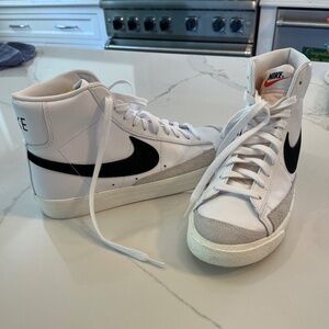 Men Nike Blazers size 10